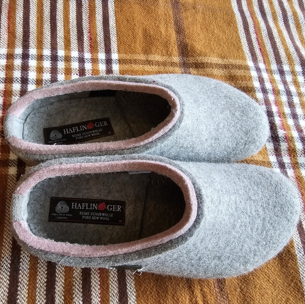 *SOLD* Haflinger Gray Wool Clogs-Size 38 (US 7)
